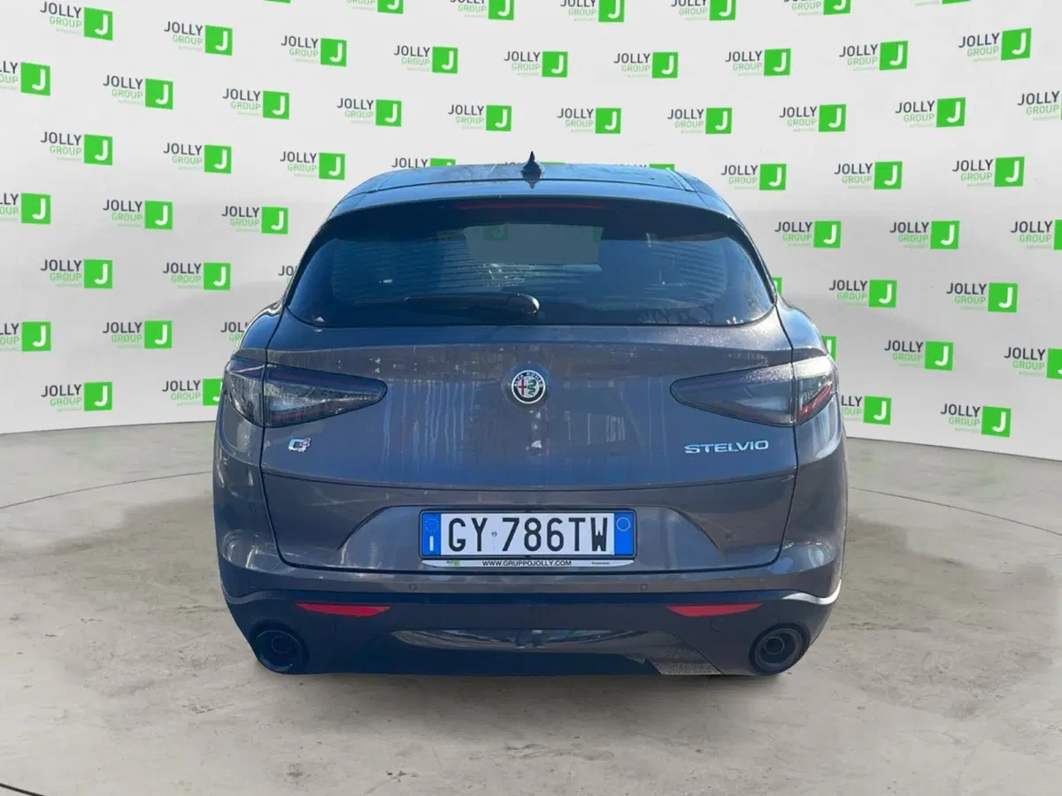 Alfa Romeo Stelvio usata a Frosinone (5)