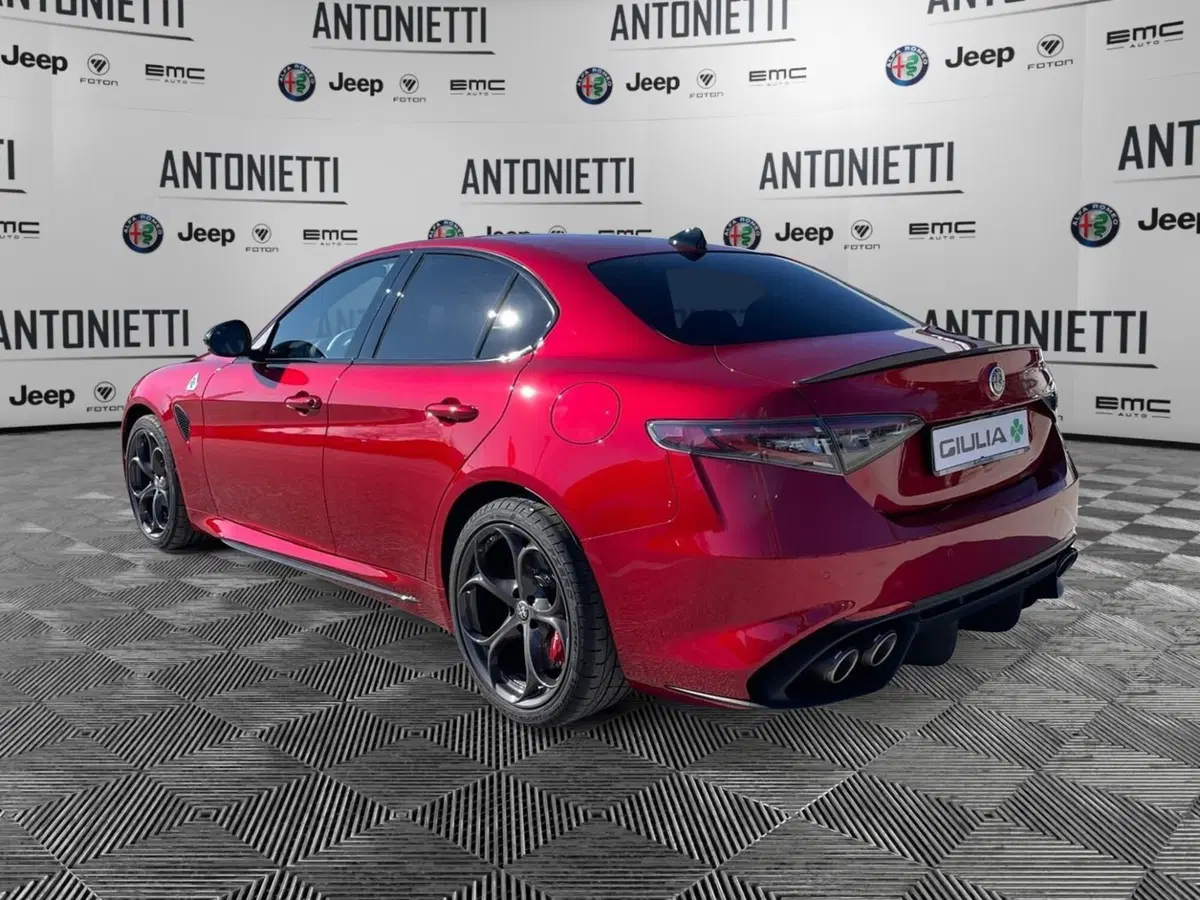 Alfa Romeo Giulia nuova a Ancona (7)