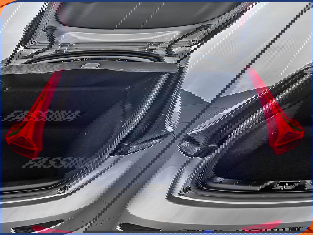 Volvo V40 usata a Milano (11)