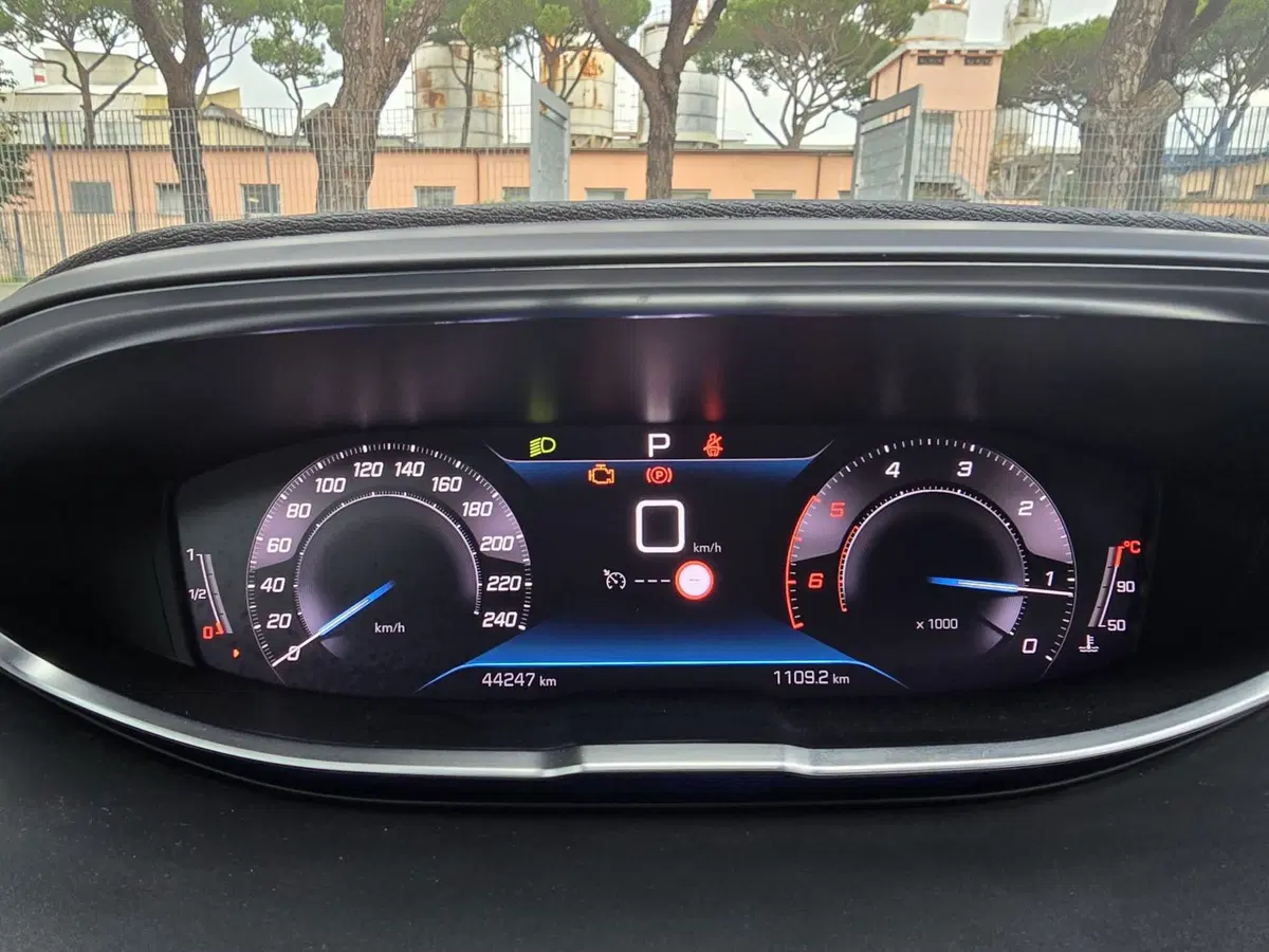 Peugeot 3008 usata a Massa-Carrara (10)