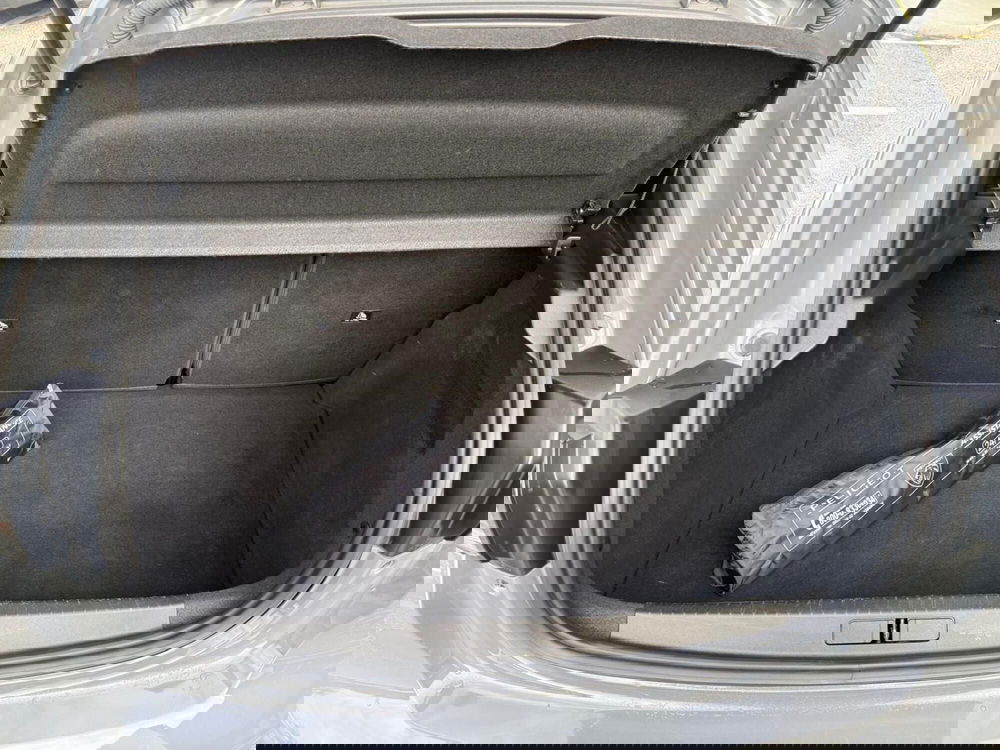 Peugeot 208 usata a Massa-Carrara (10)