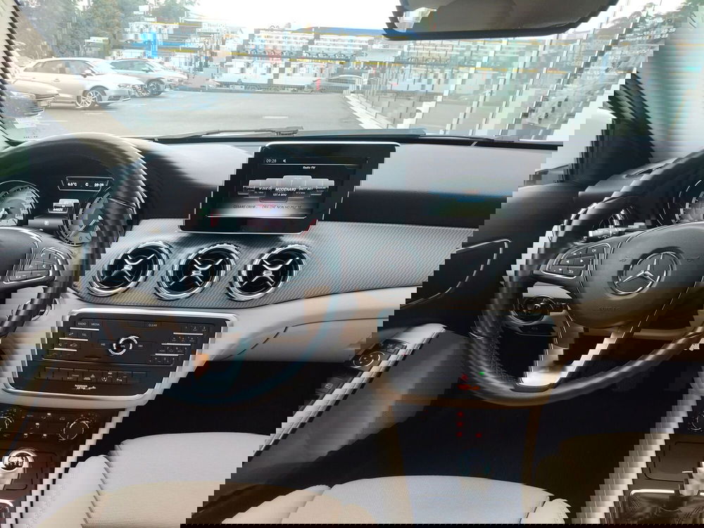 Mercedes-Benz GLA SUV usata a Modena (7)