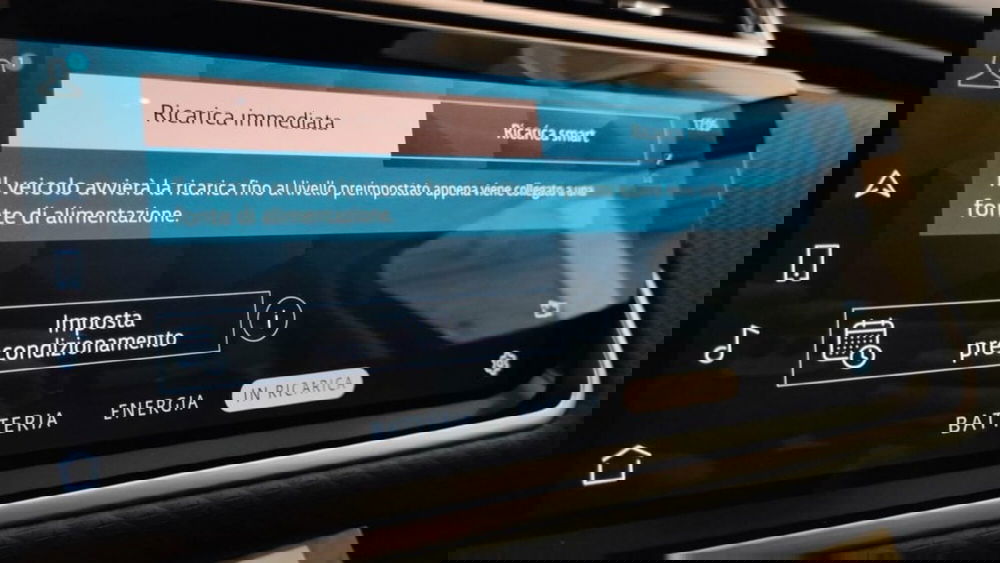 Land Rover Range Rover Velar usata a Verbano Cusio Ossola (11)