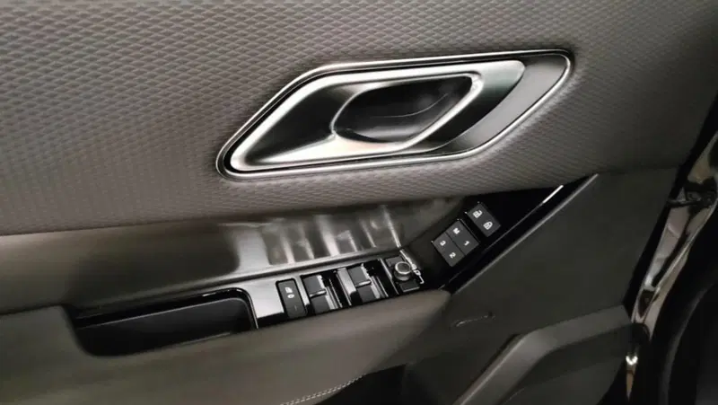 Land Rover Range Rover Velar usata a Verbano Cusio Ossola (17)