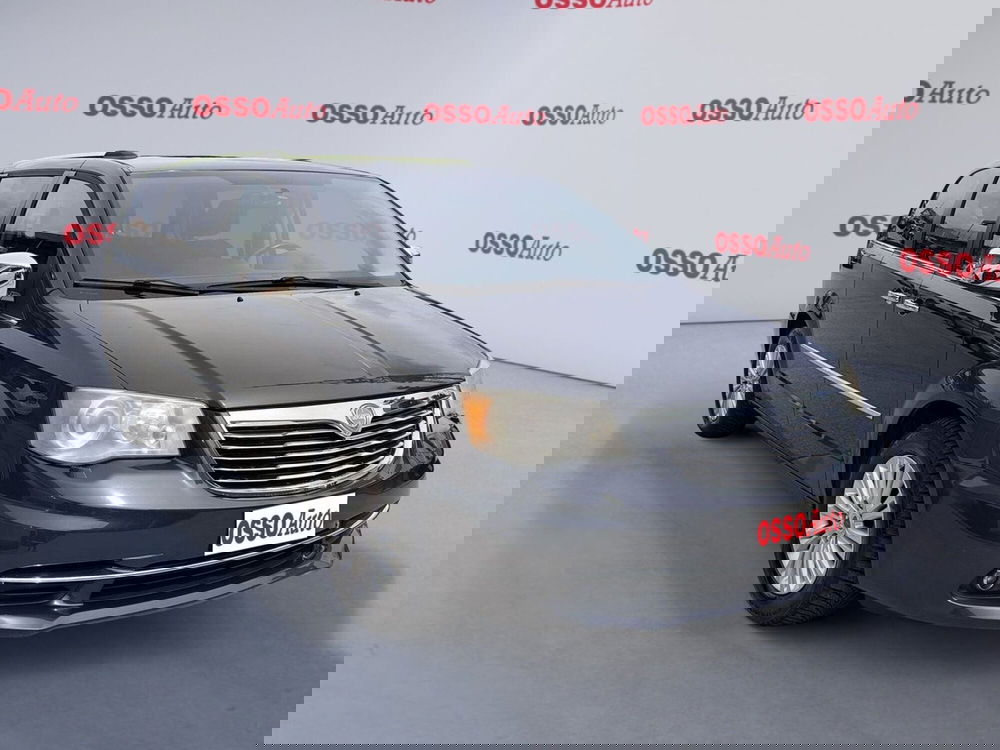 Lancia Voyager usata a Udine (2)