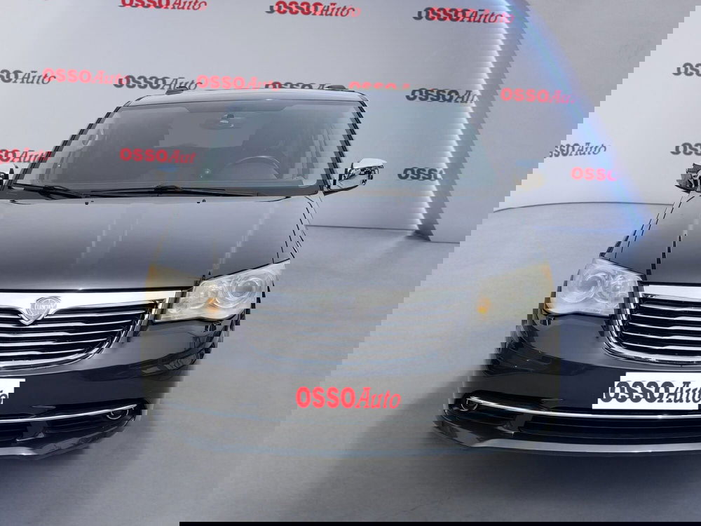 Lancia Voyager usata a Udine (5)