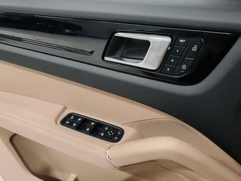 Porsche Cayenne usata a Verbano Cusio Ossola (19)