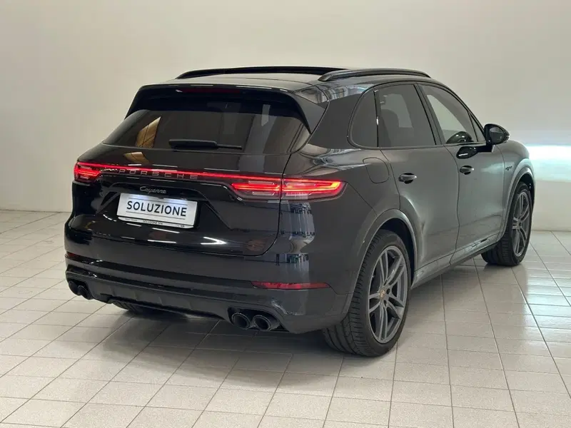 Porsche Cayenne usata a Verbano Cusio Ossola (2)