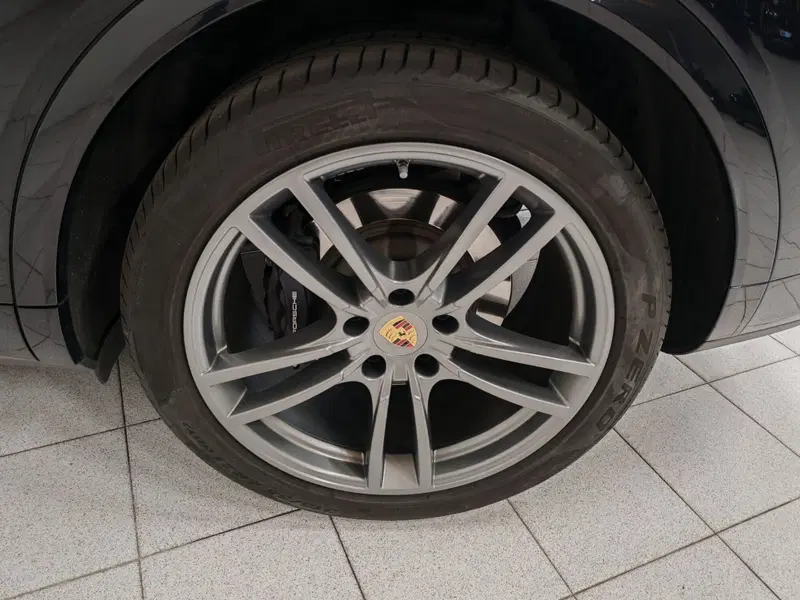 Porsche Cayenne usata a Verbano Cusio Ossola (9)