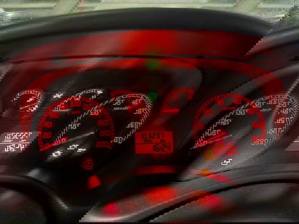 Fiat Punto usata a Genova (10)