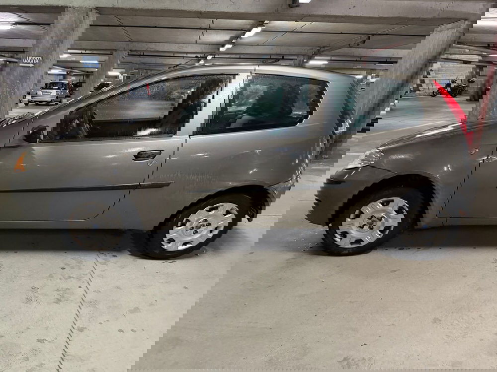 Fiat Punto usata a Genova (2)