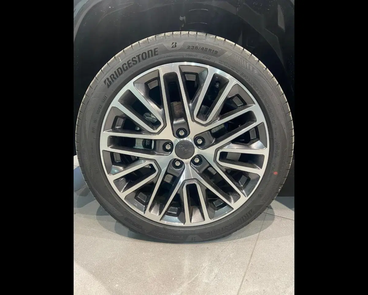 Jeep Compass nuova a Imperia (17)
