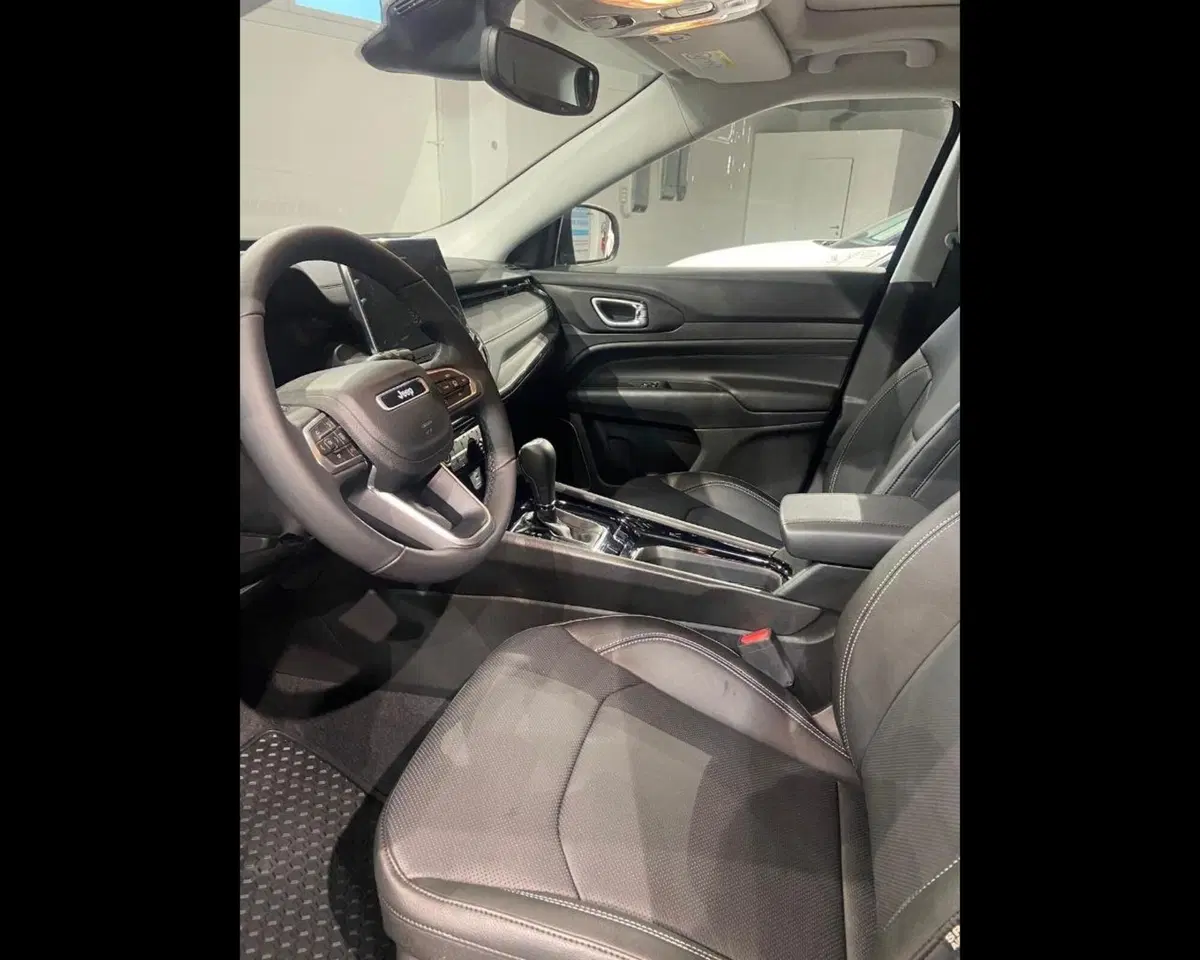 Jeep Compass nuova a Imperia (7)