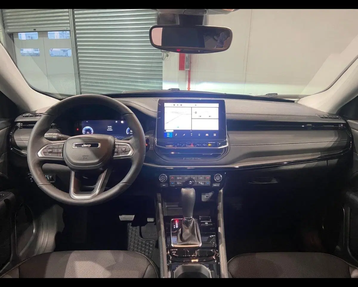 Jeep Compass nuova a Imperia (9)