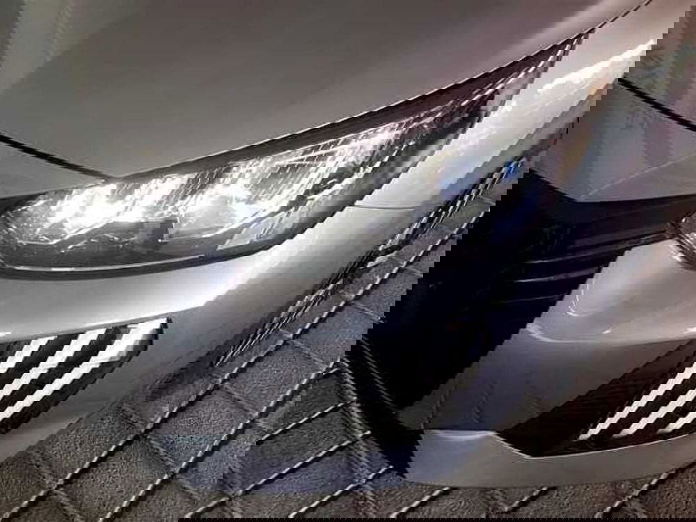 Peugeot 208 nuova a Varese (16)