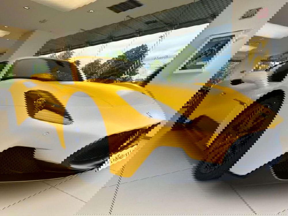 Maserati MC20 usata a Torino (3)