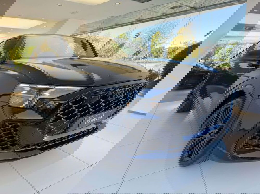 Audi RS Q8 nuova a Torino (3)