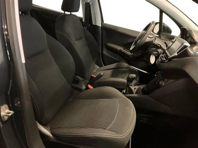 Peugeot 208 usata a Como (11)