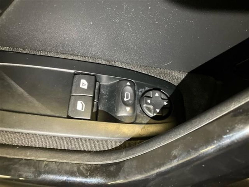 Peugeot 208 usata a Como (20)