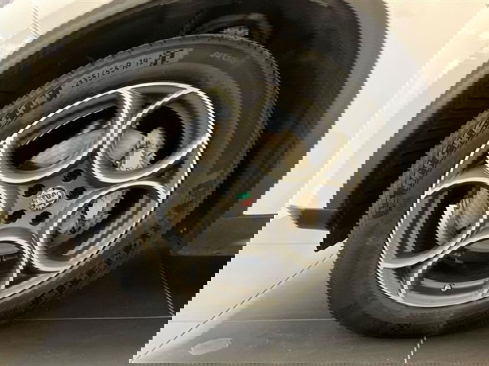 Alfa Romeo Stelvio usata a Como (6)