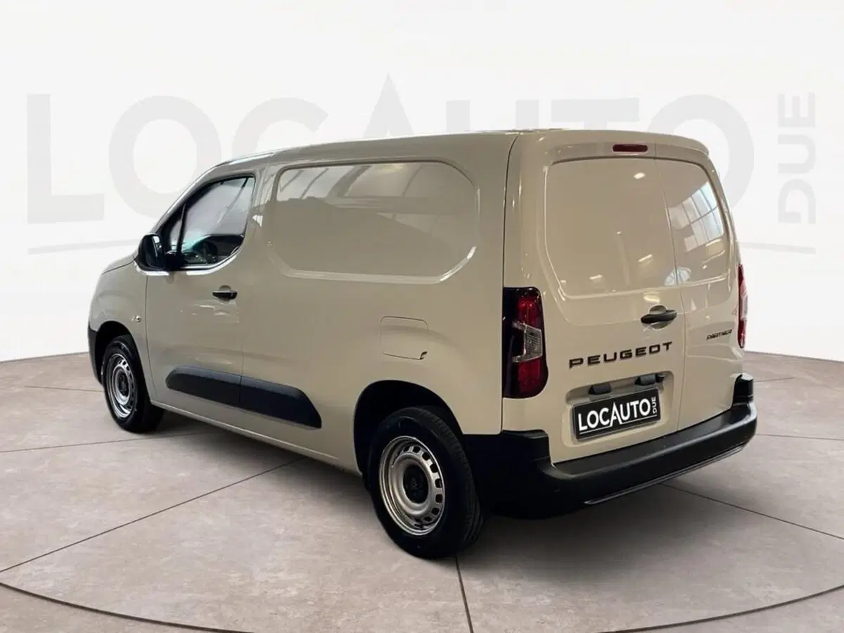 Peugeot Partner Furgone nuova a Torino (5)