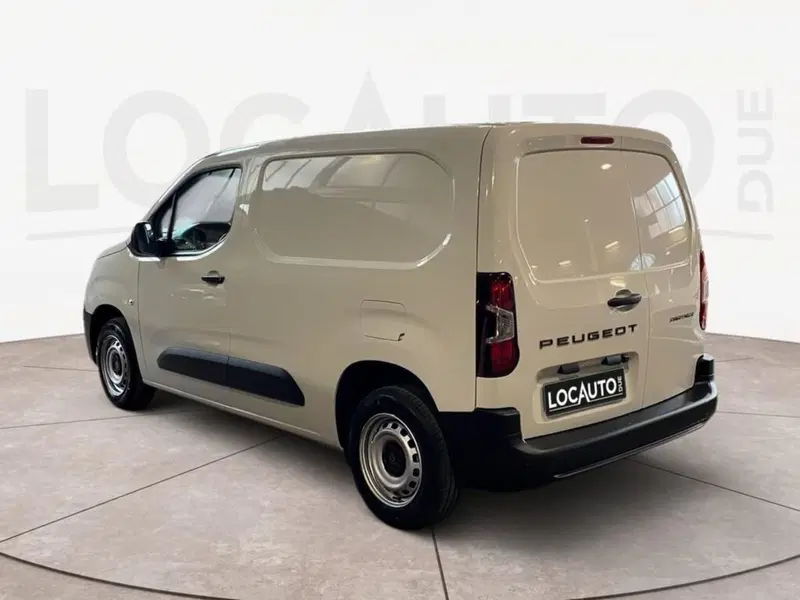 Peugeot Partner Furgone nuova a Torino (5)