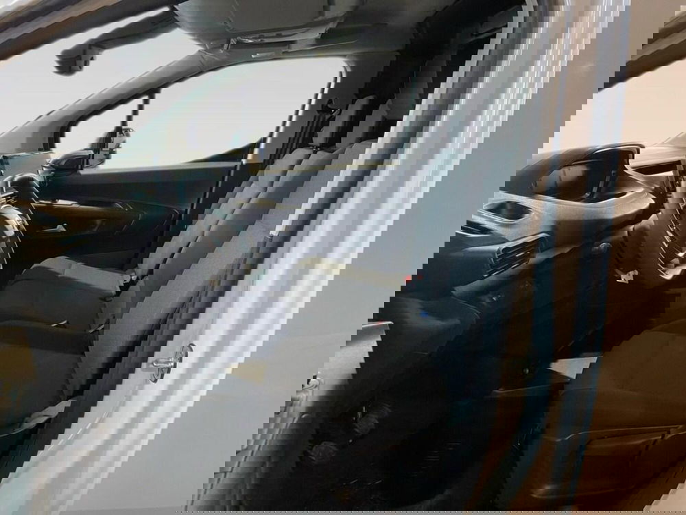Peugeot Partner Furgone nuova a Torino (7)