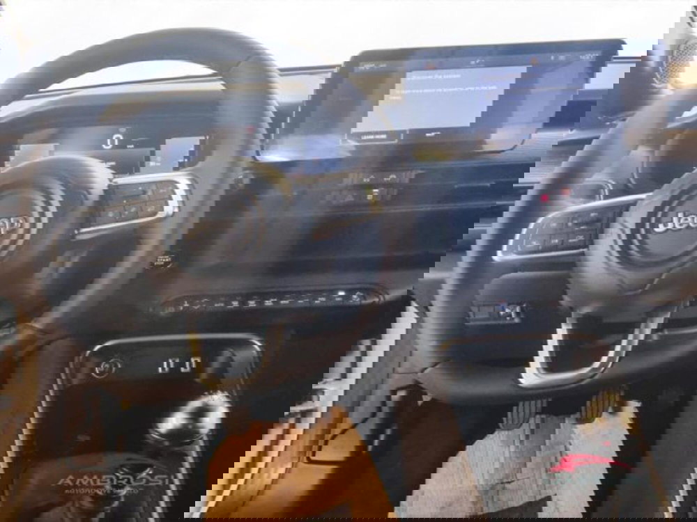 Jeep Avenger nuova a Perugia (15)