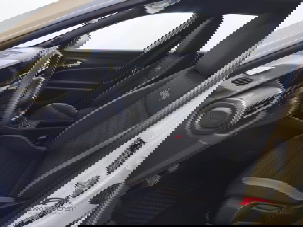 Jeep Avenger nuova a Perugia (10)