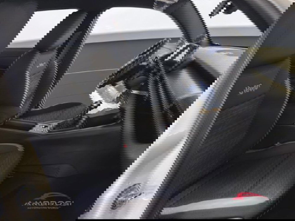 Jeep Avenger nuova a Perugia (12)