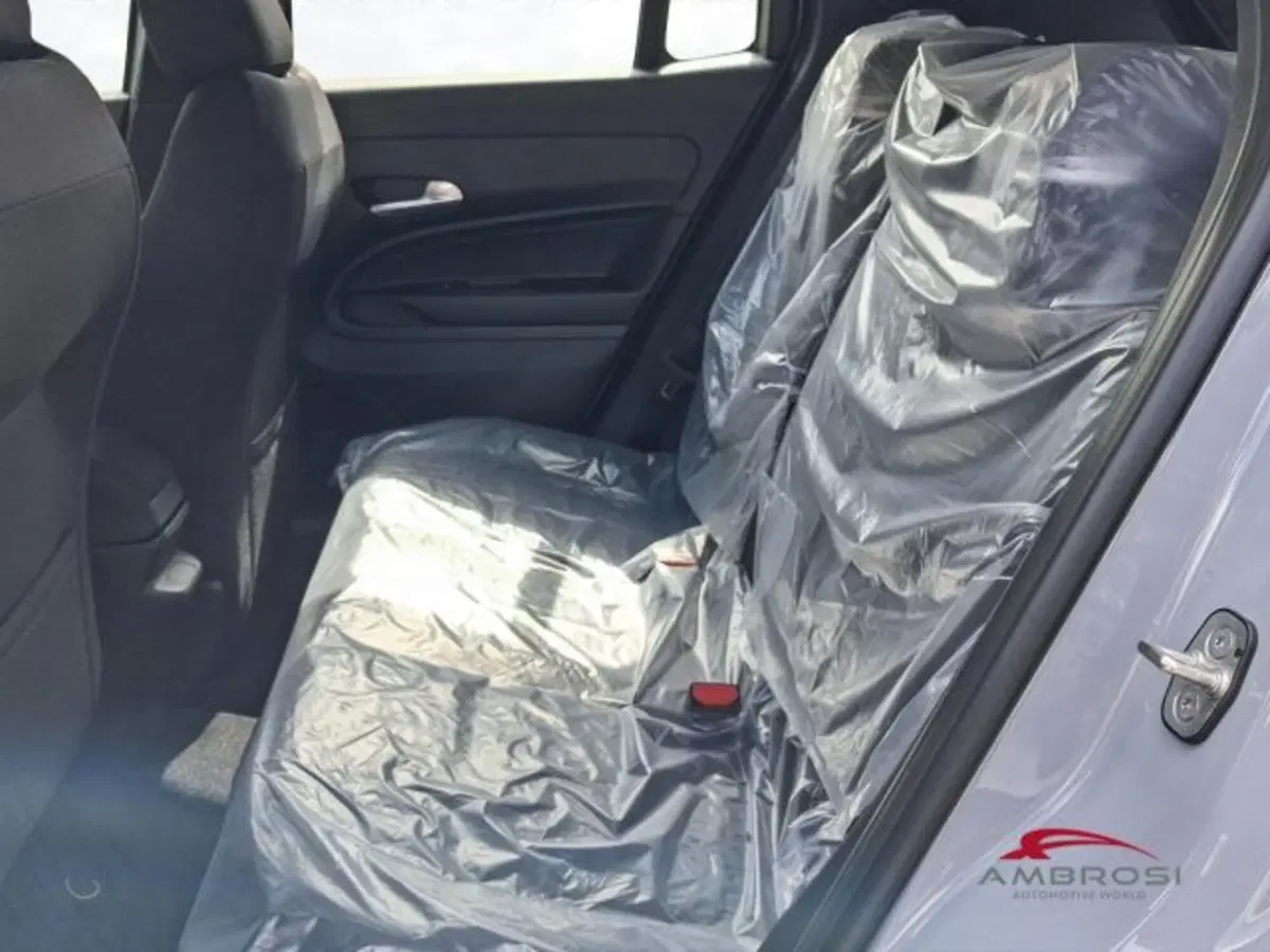 Jeep Avenger nuova a Perugia (11)