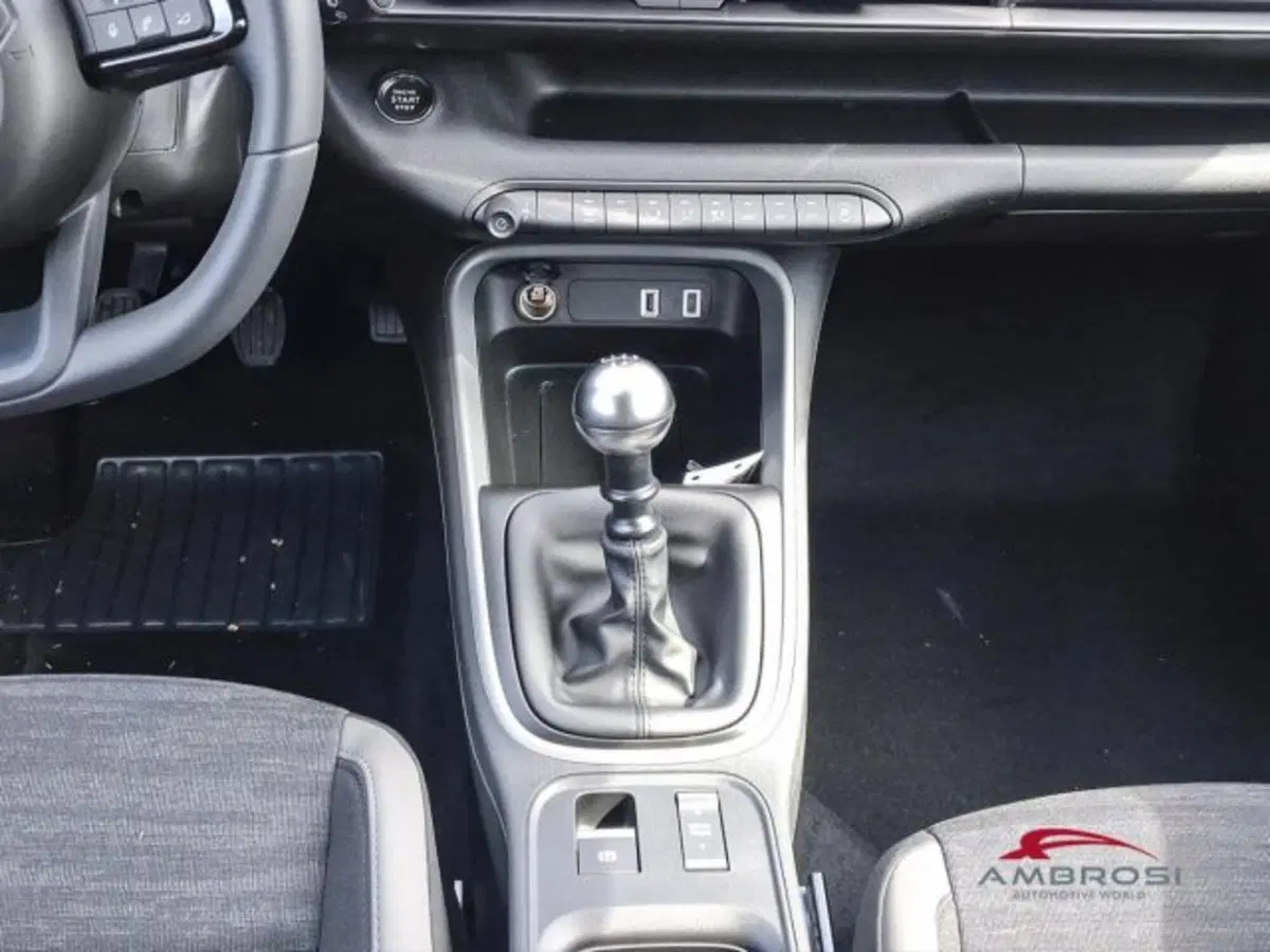 Jeep Avenger nuova a Perugia (15)