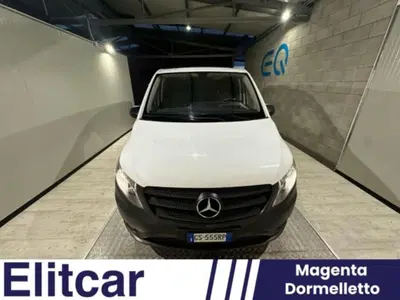 Mercedes-Benz Vito 1.6 111 CDI PL Furgone Extra-Long del 2019 usata a Magenta