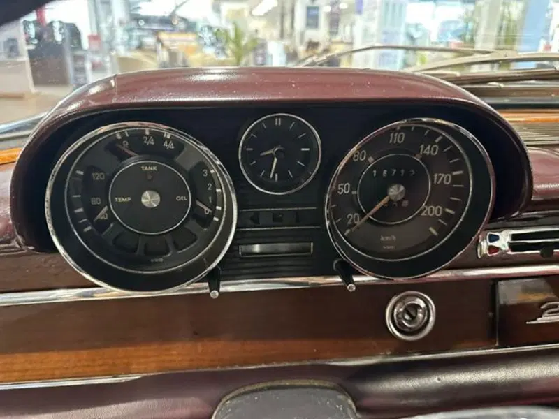 Mercedes-Benz 250 usata a Milano (3)
