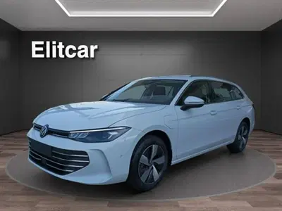 Volkswagen Passat 1.5 etsi act Business 150cv dsg nuova a Magenta