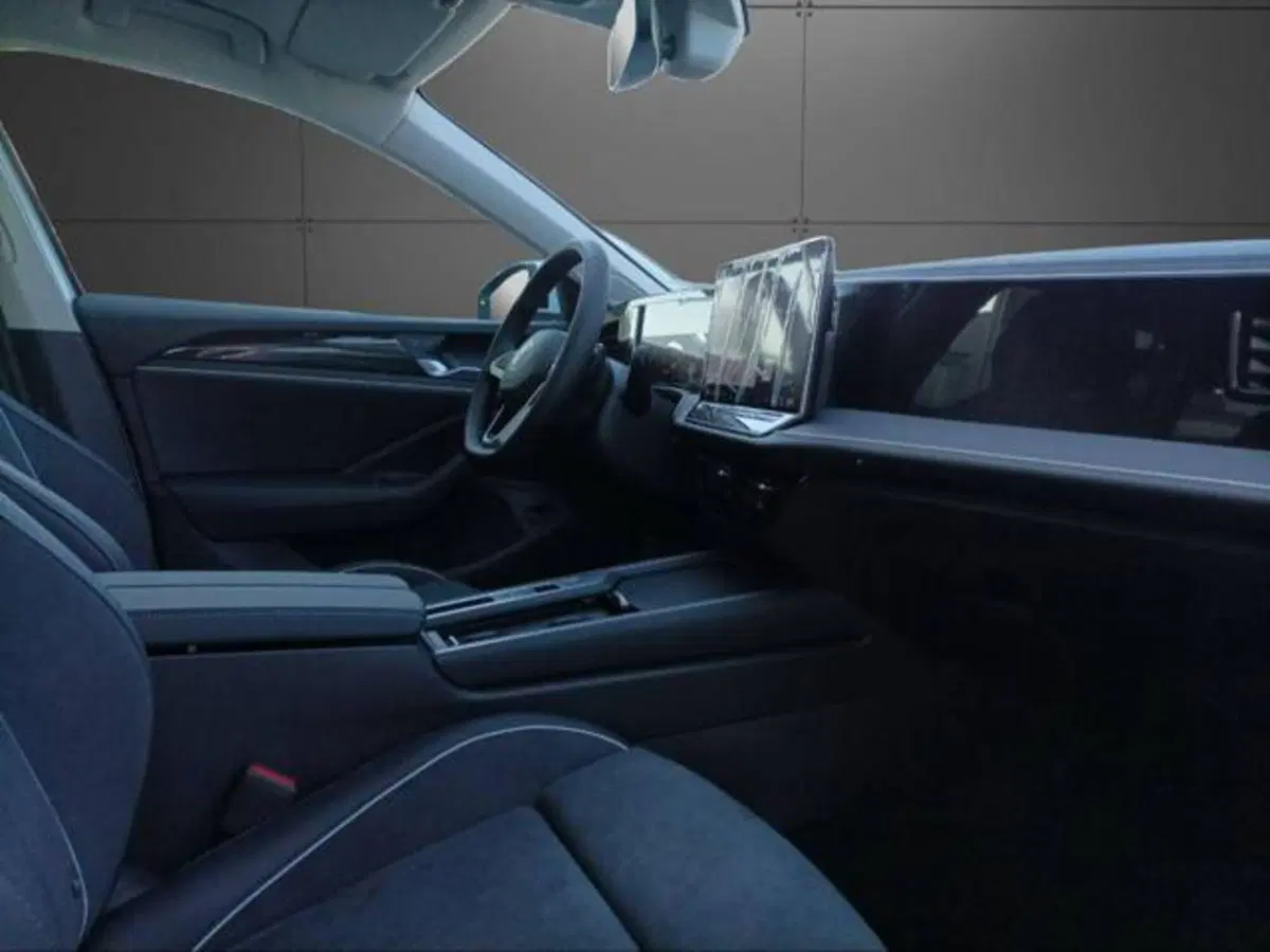 Volkswagen Passat nuova a Milano (10)