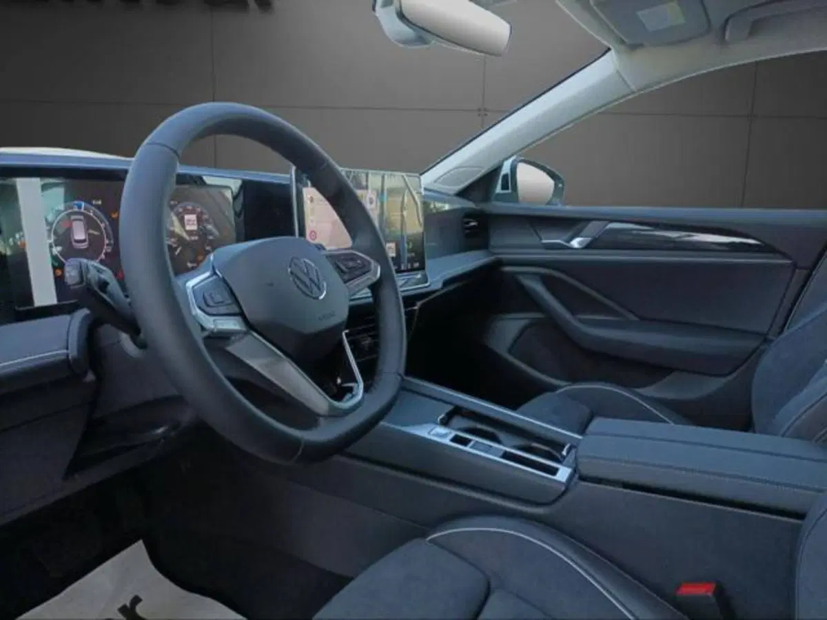 Volkswagen Passat nuova a Milano (11)