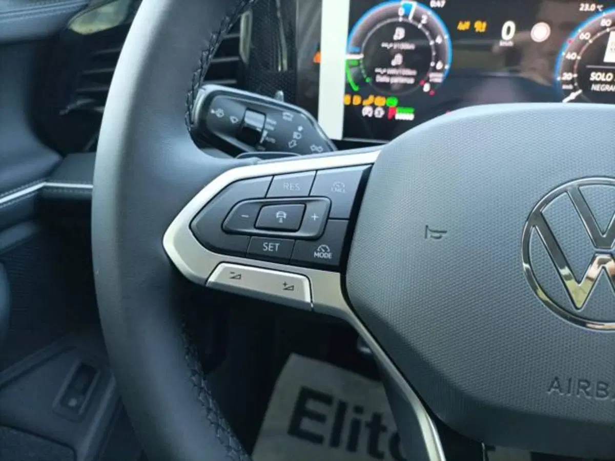 Volkswagen Passat nuova a Milano (15)