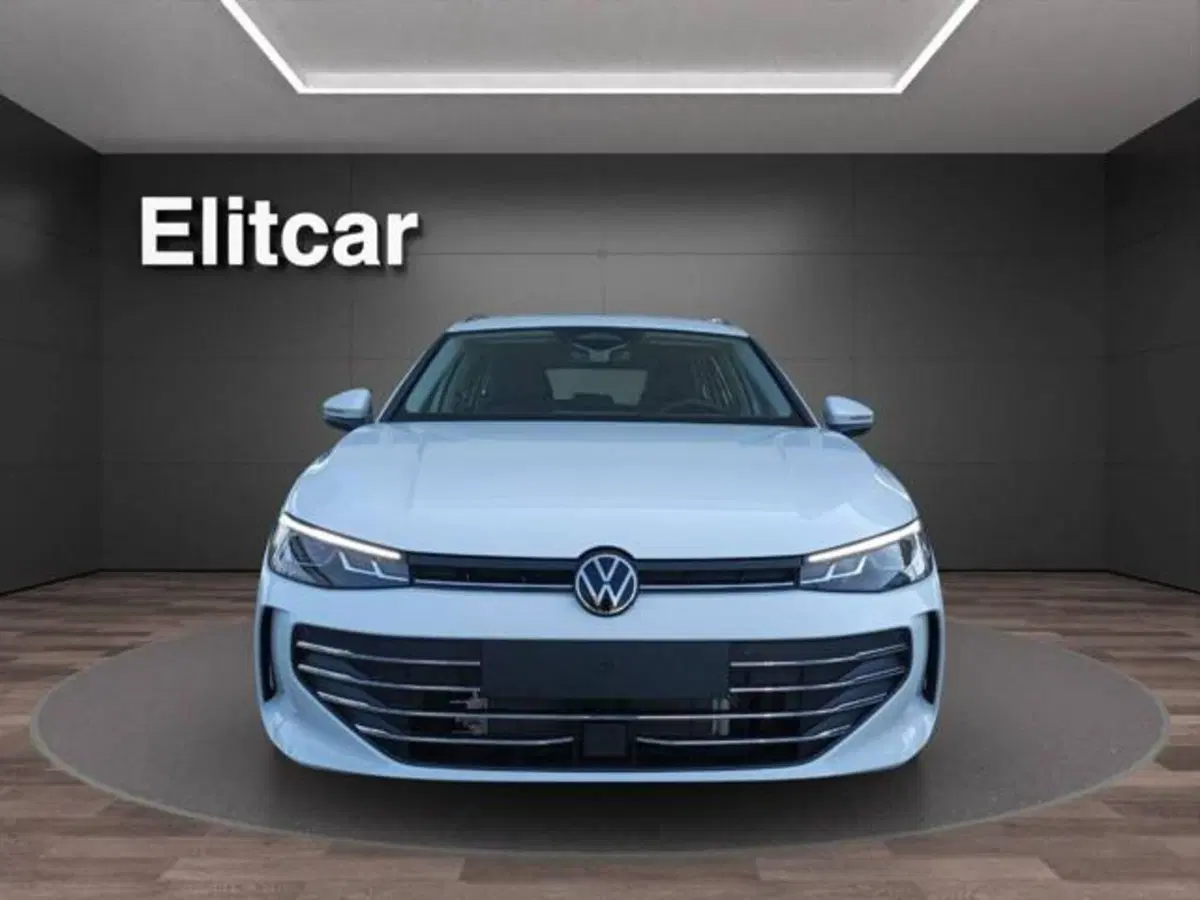 Volkswagen Passat nuova a Milano (2)