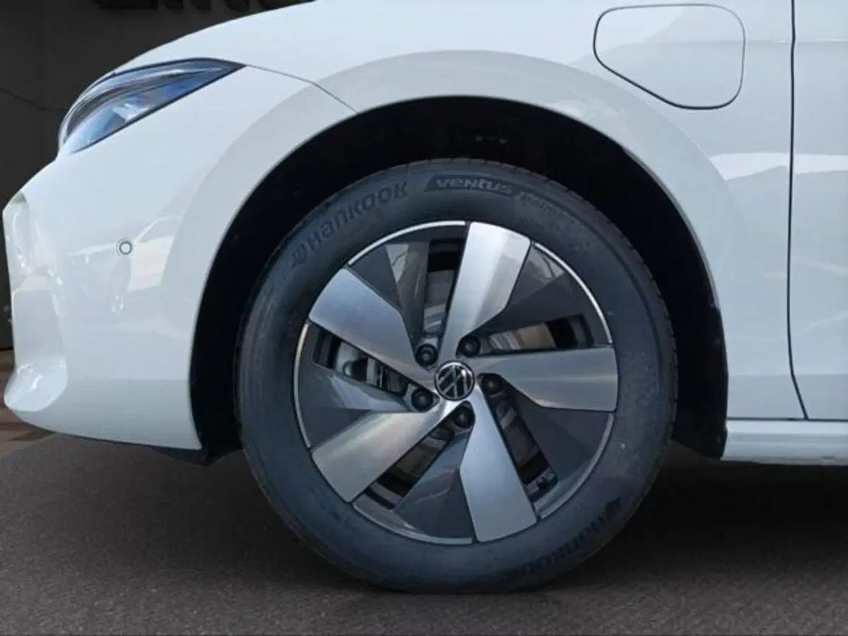 Volkswagen Passat nuova a Milano (6)