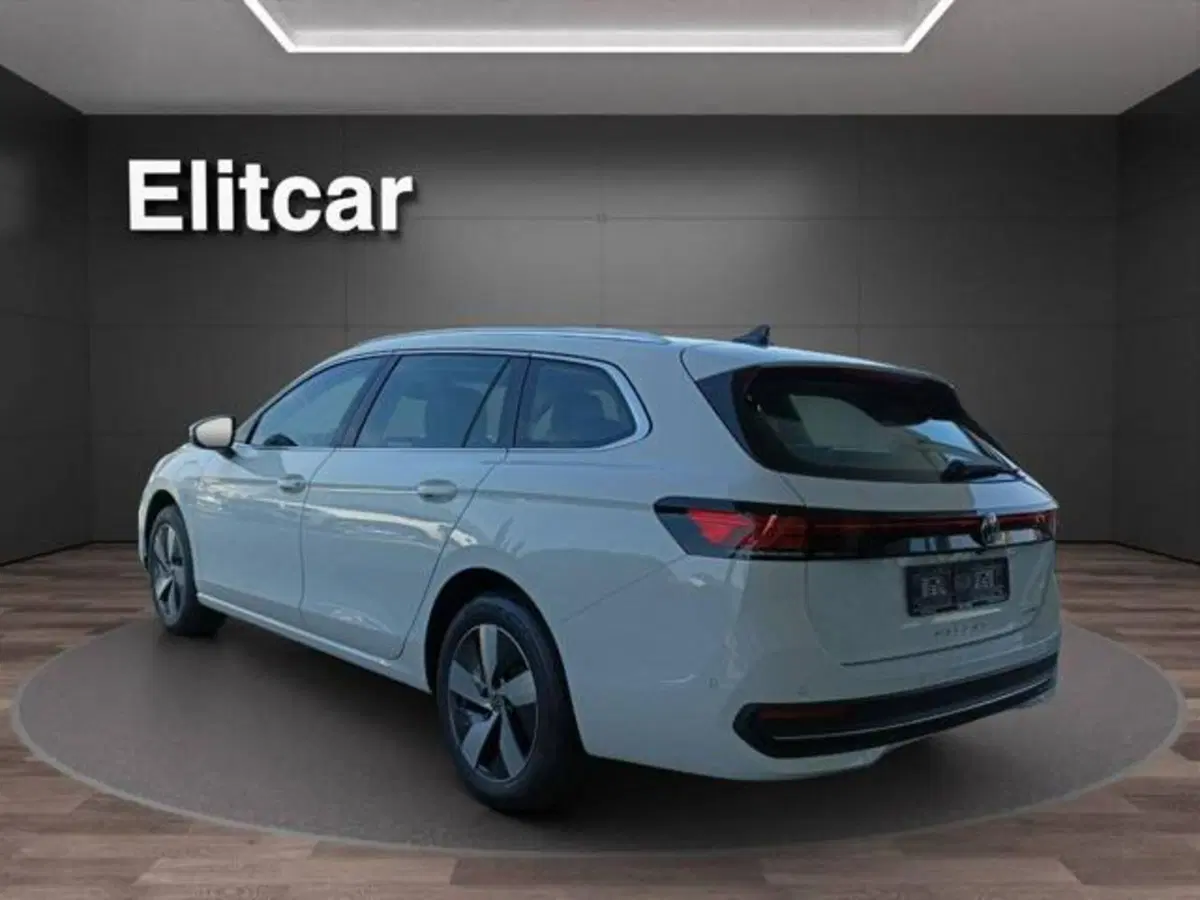 Volkswagen Passat nuova a Milano (7)