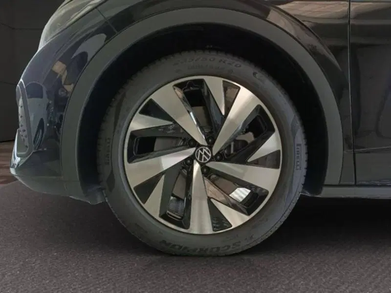 Volkswagen ID.5 nuova a Milano (5)