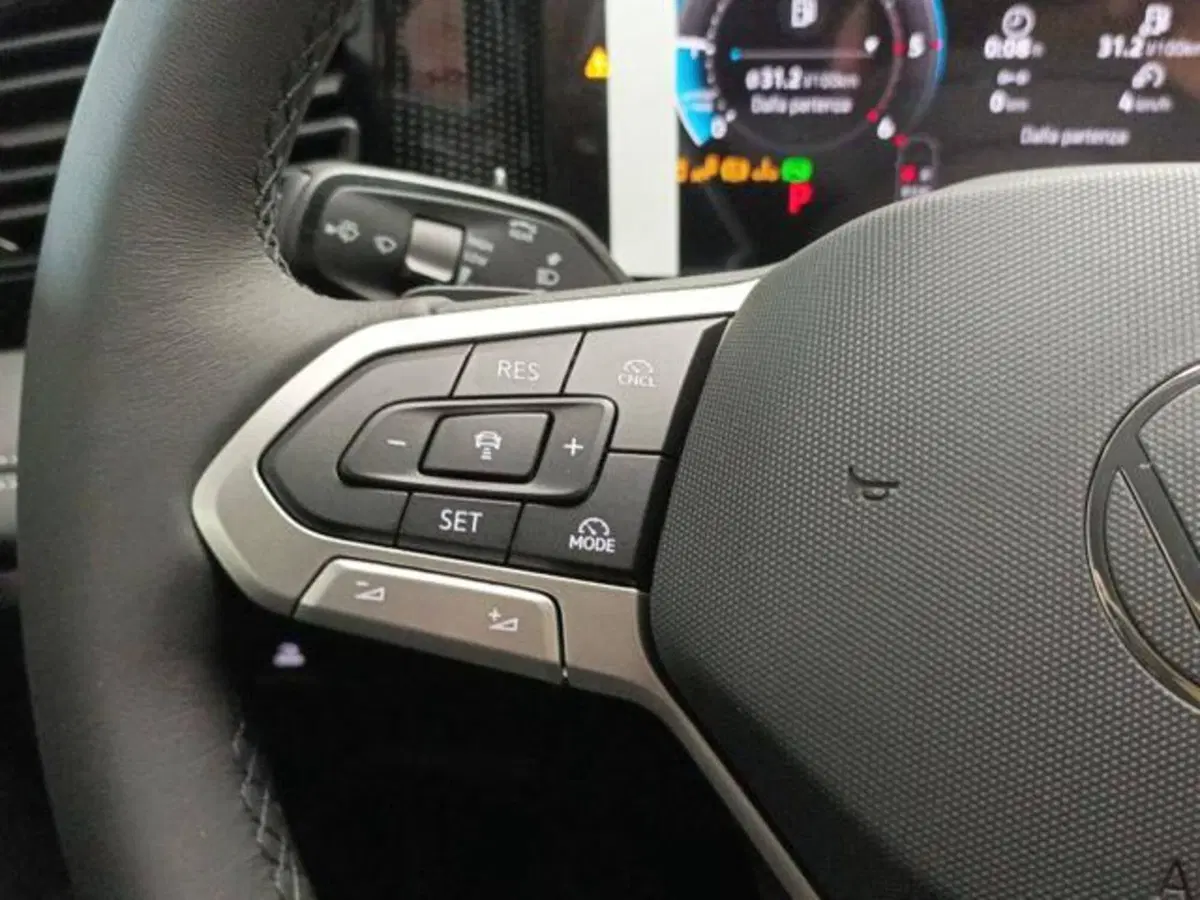 Volkswagen Tiguan nuova a Milano (13)