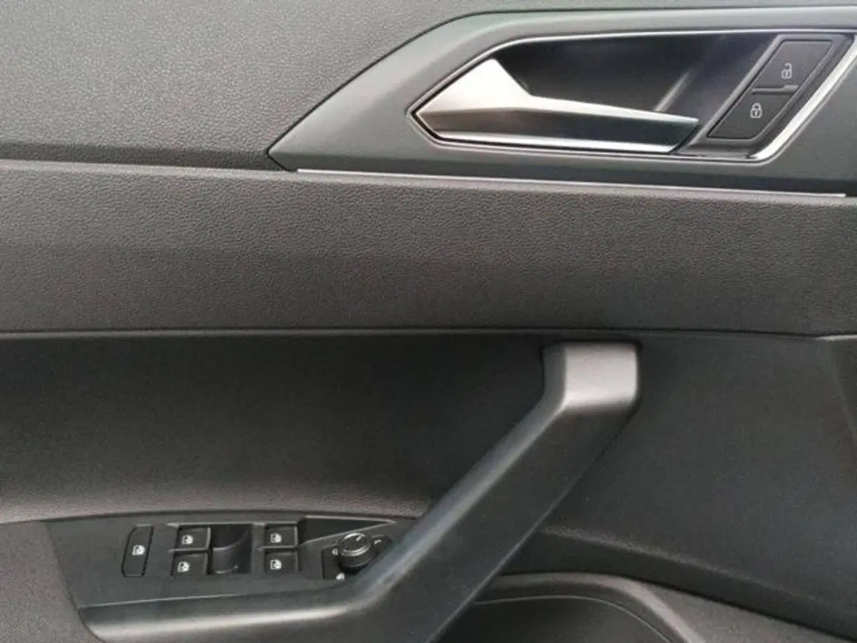 Volkswagen Polo nuova a Milano (14)
