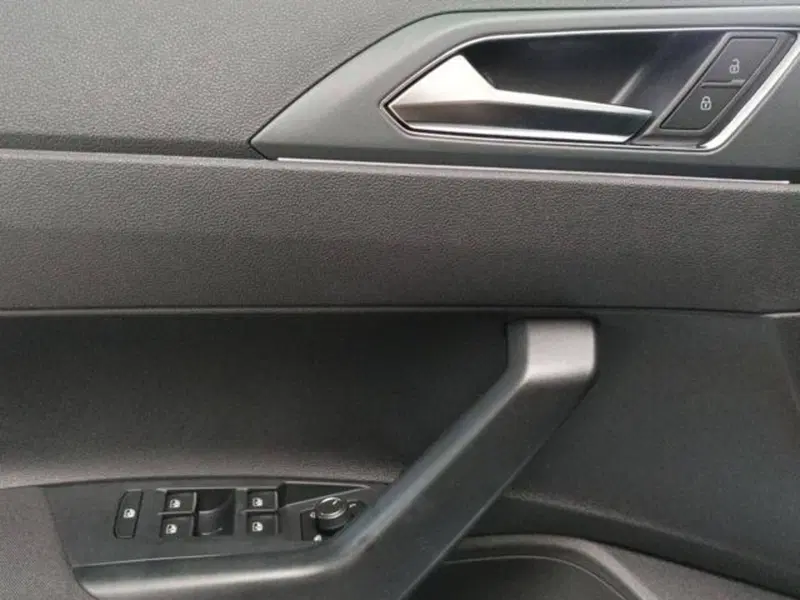 Volkswagen Polo nuova a Milano (14)