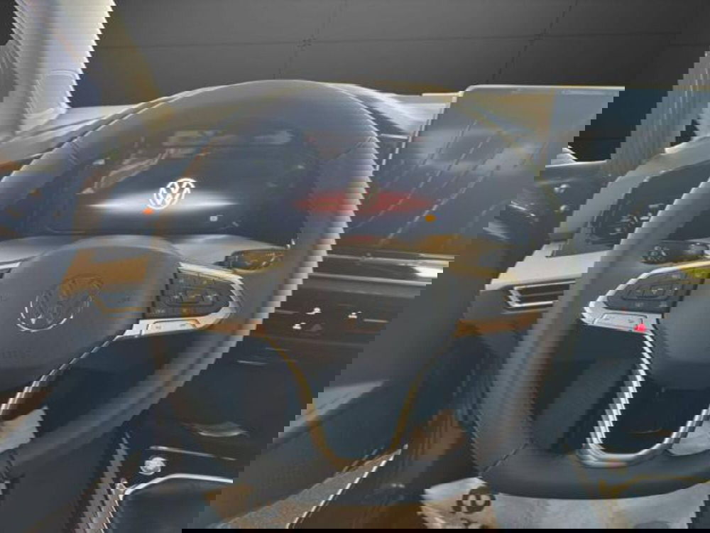 Volkswagen Golf nuova a Milano (10)