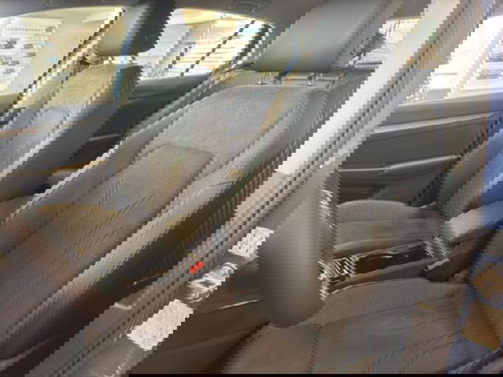 Volkswagen Golf nuova a Milano (11)