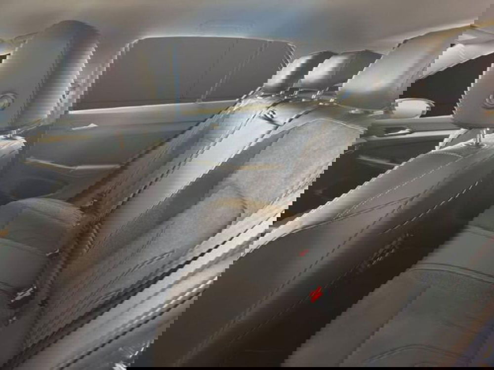 Volkswagen Golf nuova a Milano (12)