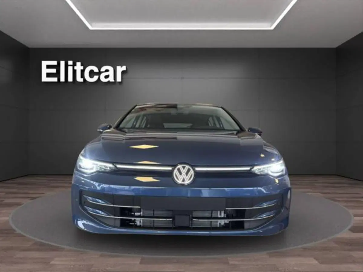 Volkswagen Golf nuova a Milano (2)