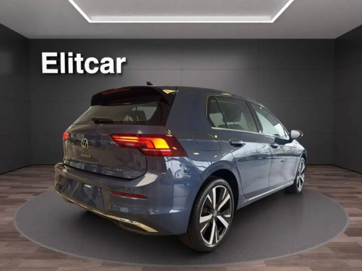 Volkswagen Golf nuova a Milano (6)
